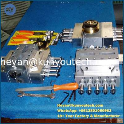 गुणवत्ता  Encapsulation packing Machine Parts Brush spredox box Injection Wedge pump and die rolls कारखाना
