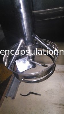 प्लेटफार्म डिजाइन के साथ जिलेटिन मिक्सर 800L स्टेनलेस स्टील मिक्सिंग टैंक होल्डिंग टैंक
